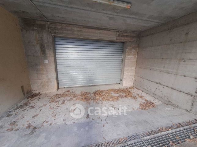 Box/posto auto in residenziale in Via della Beverara 43