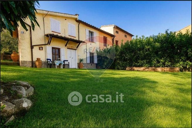 Rustico/casale in residenziale in Via Catro 615 /B