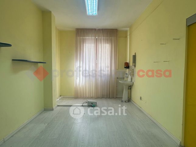 Ufficio in commerciale in Via delle Galere