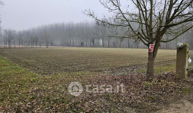 Terreno agricolo in commerciale in Via E. Scaramuzza