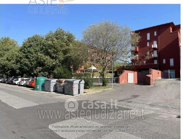 Garage/posto auto in residenziale in Via Piero della Francesca 176