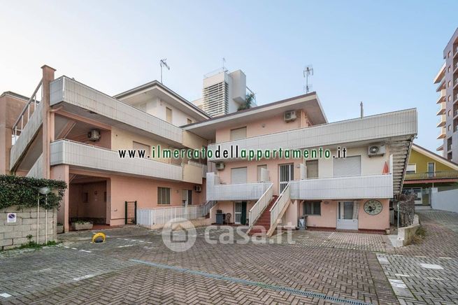 Appartamento in residenziale in Via Pordenone 14