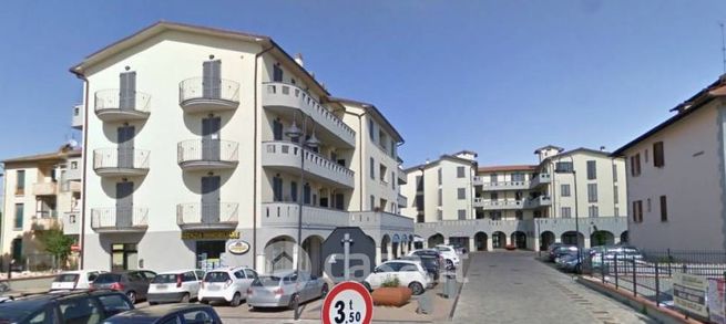 Ufficio in commerciale in 