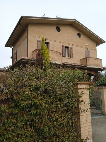 Villetta a schiera in residenziale in Via Ghiarella