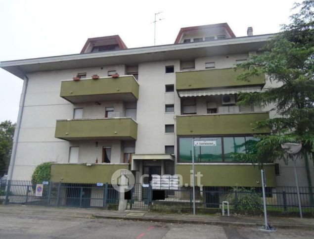 Appartamento in residenziale in Via Federico Confalonieri 40b