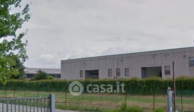 Capannone in commerciale in Via San Giacomo 43