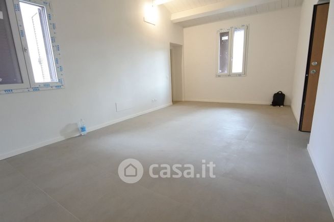 Appartamento in residenziale in Via delle Rose