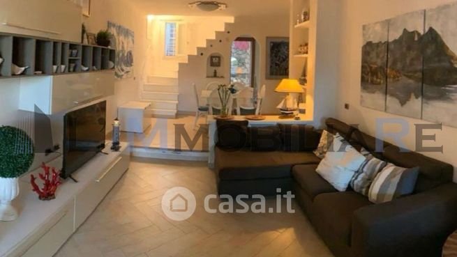 Villa in residenziale in Via Terracina 260