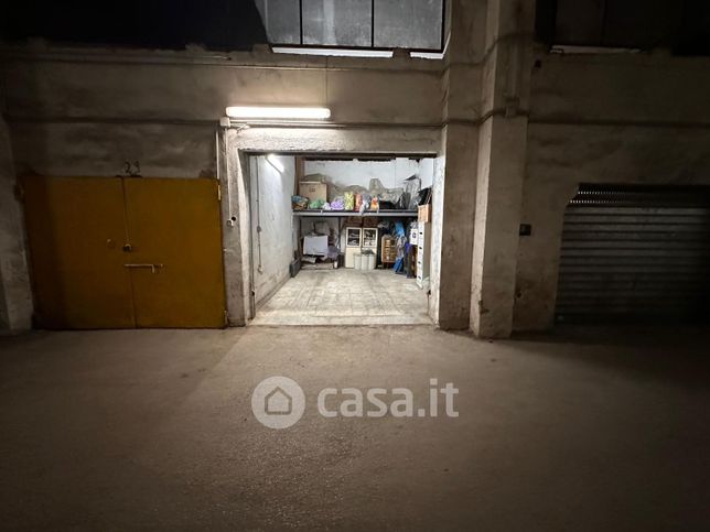 Garage/posto auto in residenziale in Via Renato de Martino 14