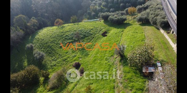 Terreno agricolo in commerciale in 