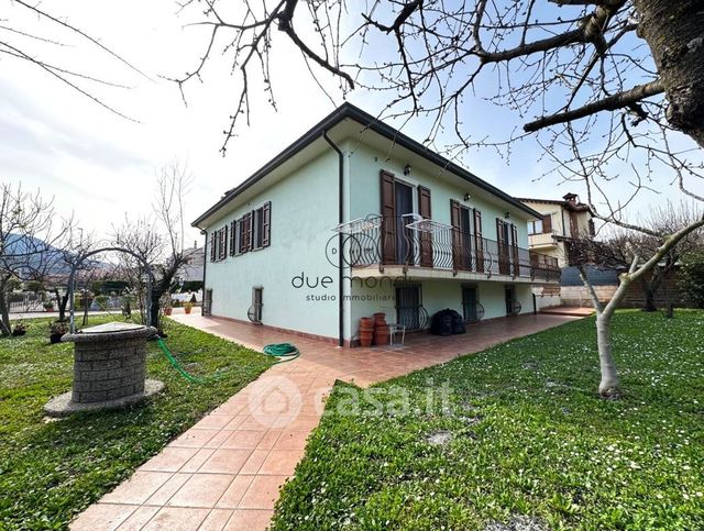 Villa in residenziale in 