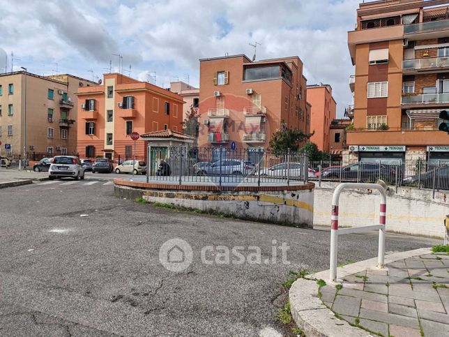 Garage/posto auto in residenziale in Via dei Frassini