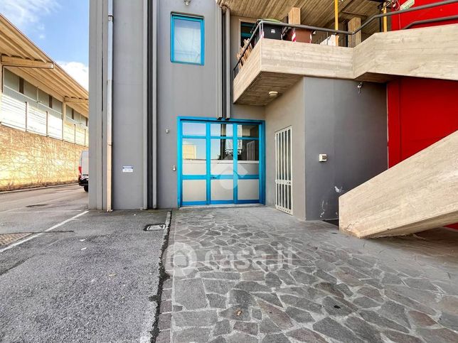 Ufficio in commerciale in Via Molini 1