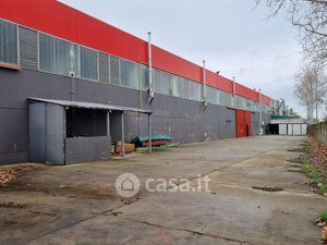Capannone in commerciale in Via Molise 10