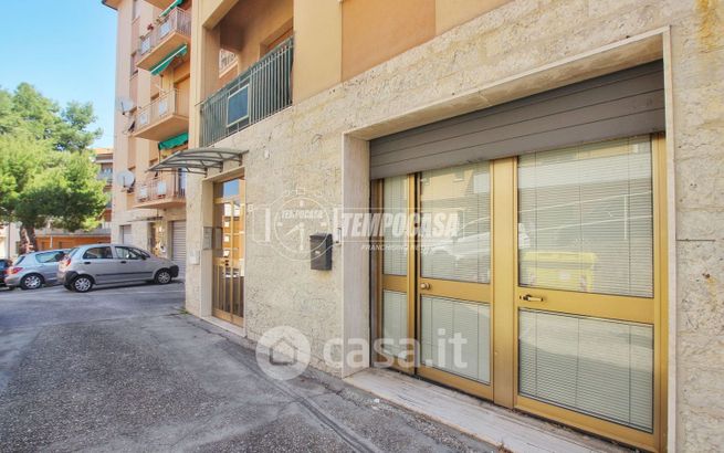Capannone in commerciale in Via Alfredo Antinori