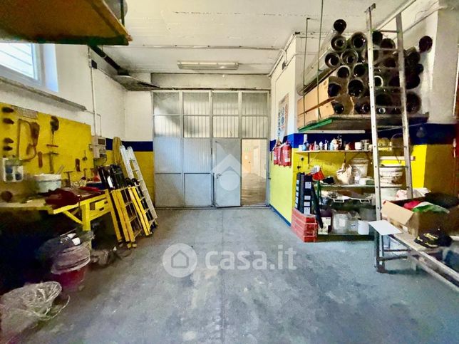 Capannone in commerciale in Corso Lancieri di Aosta 2