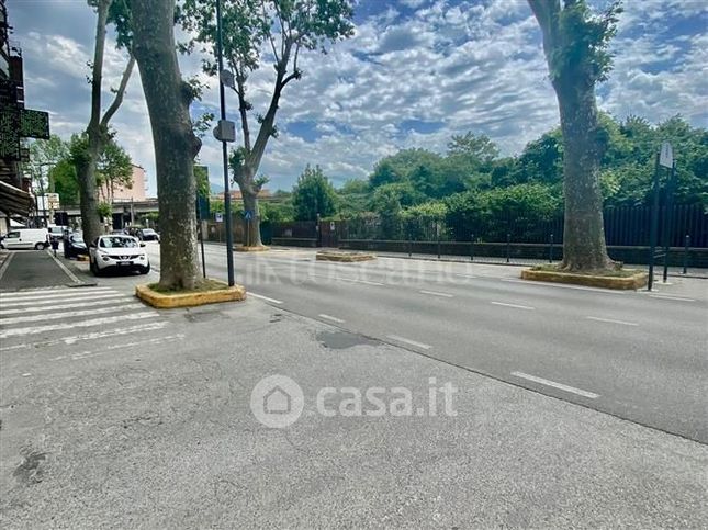 Garage/posto auto in residenziale in Via Appia