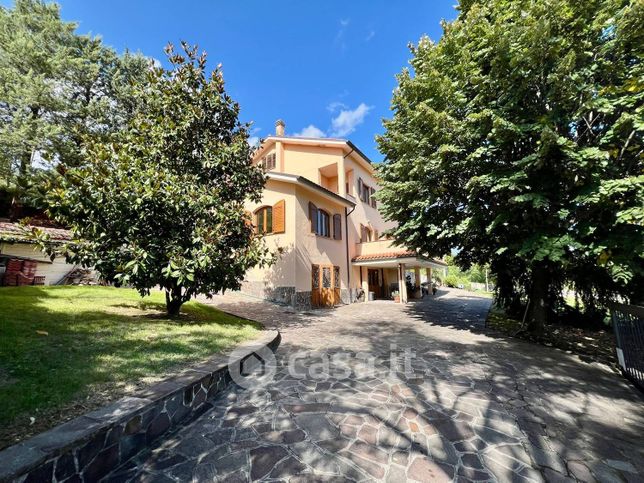 Villa in residenziale in Via 13 Martiri di Kindu