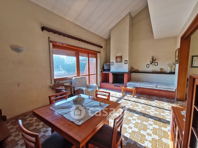 Attico/mansarda in residenziale in Via Emanuele PaternÃ² di Sessa 12