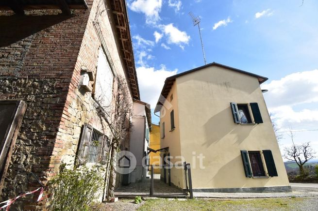 Casa indipendente in residenziale in Via Ricò 48