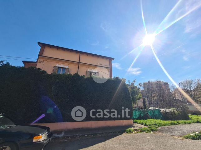 Casa indipendente in residenziale in Via Lucento 68