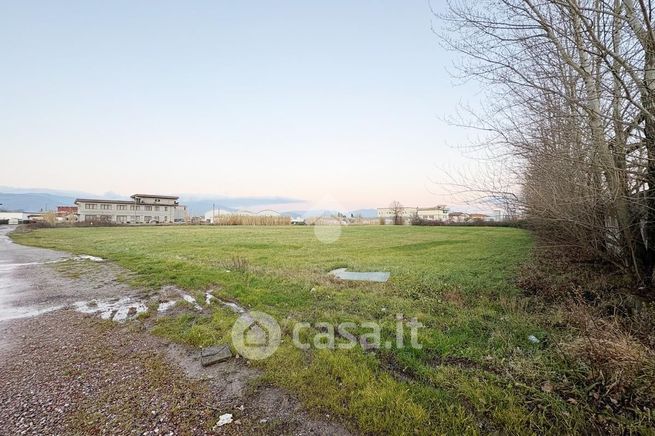 Terreno agricolo in commerciale in Via Ugo Schiano