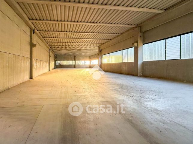 Capannone in commerciale in Via dell' Artigianato Vicolo II 19