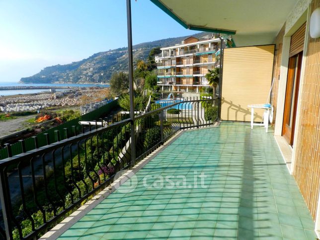 Appartamento in residenziale in Via Aurelia Ponente