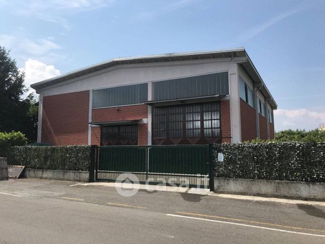 Capannone in commerciale in Via Socrate