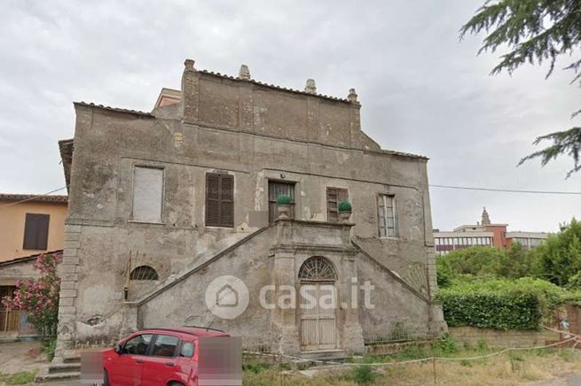 Casa bi/trifamiliare in residenziale in Via Silvestri