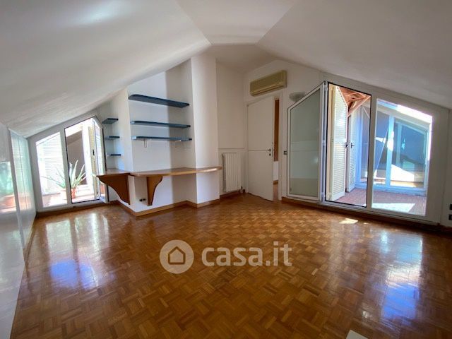 Appartamento in residenziale in Via Villa Grande