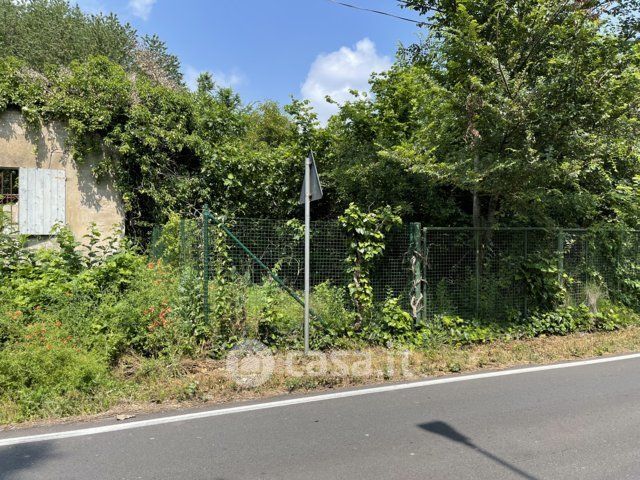 Terreno agricolo in commerciale in Via Reggio 88