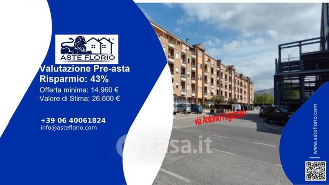Box/posto auto in residenziale in Via Antonio Fogazzaro