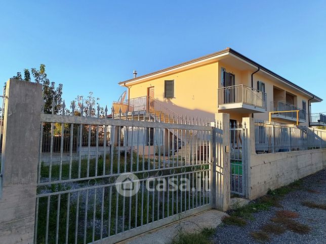 Casa bi/trifamiliare in residenziale in Località piantine