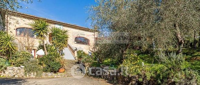 Rustico/casale in residenziale in 