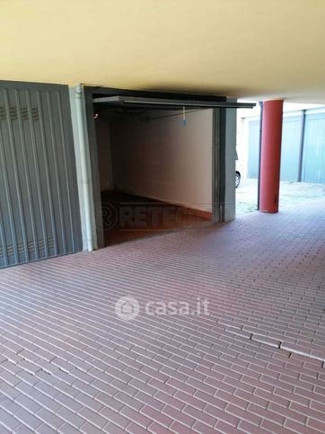 Box/posto auto in residenziale in Via Ferruccio Ghinaglia