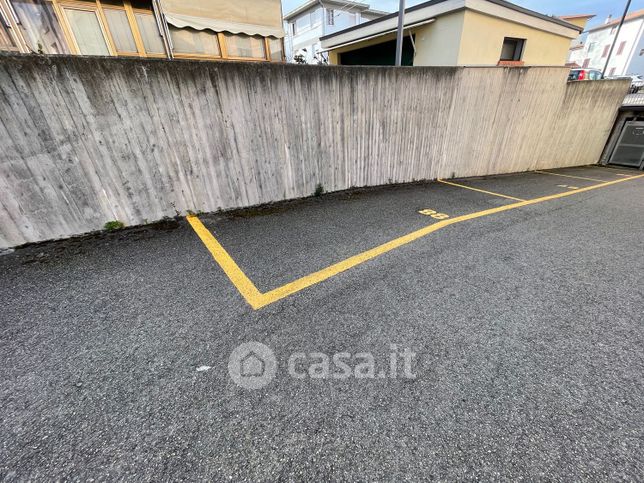 Garage/posto auto in residenziale in Via Romana 49