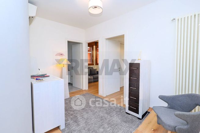 Ufficio in commerciale in 