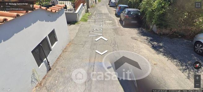 Box/posto auto in residenziale in Via Luigi Settembrini 51