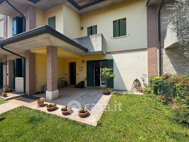 Villetta a schiera in residenziale in Viale Verdi