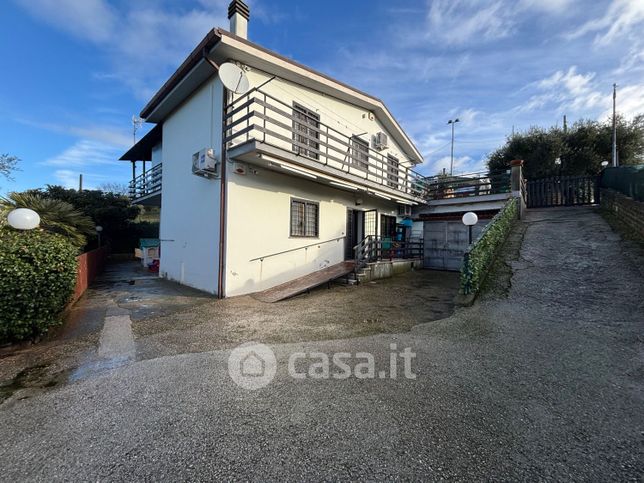 Villa in residenziale in Via Vittorio Alfieri