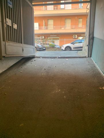 Garage/posto auto in residenziale in Via San Pio X 46