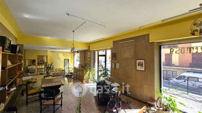 Ufficio in commerciale in Viale San Sisto 5