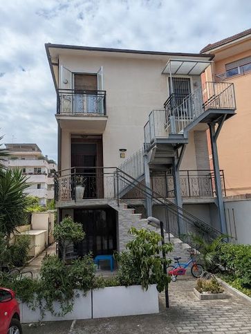 Villa in residenziale in Via della Rinascita