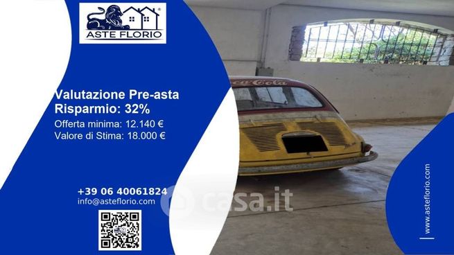 Box/posto auto in residenziale in Via della Marina 16