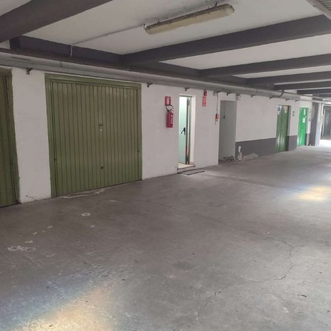 Box/posto auto in residenziale in Via Torino
