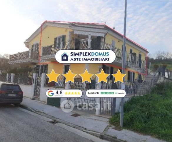 Appartamento in residenziale in Via Adelio Franceschetti