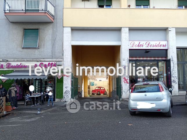 Box/posto auto in residenziale in Via Gaspare Gozzi