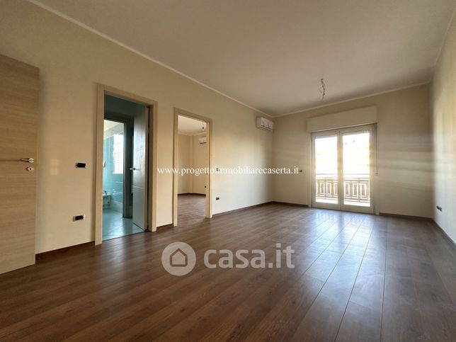 Ufficio in commerciale in Viale Carlo III di Borbone 188