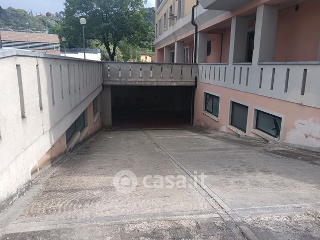 Box/posto auto in residenziale in Via III Settembre